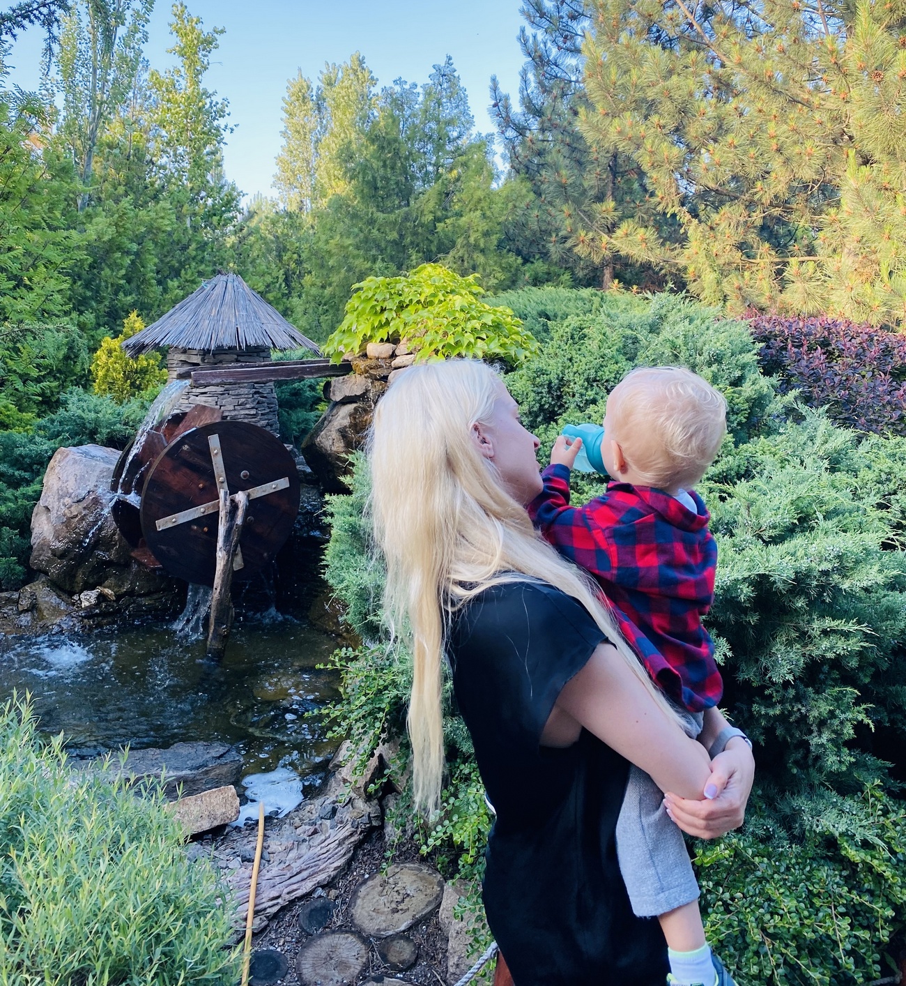 Анна Гресь об отдыхе в Бердянске с ребенком: "Иногда ловили себя на мысли, что мы как будто бы где-то не в Украине"